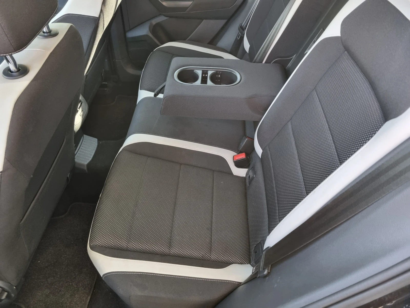 VW T-Roc 1.5TSI 150ks FULL/DIGITAL/KAMERA/PANORAMA, снимка 15 - Автомобили и джипове - 54624833