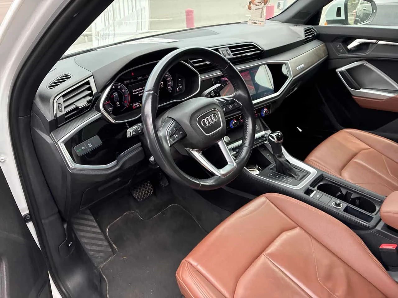 Audi Q3 * Technik * CARFAX * ОПЦИЯ ЗА ФИНАНСИРАНЕ, снимка 5 - Автомобили и джипове - 55335312