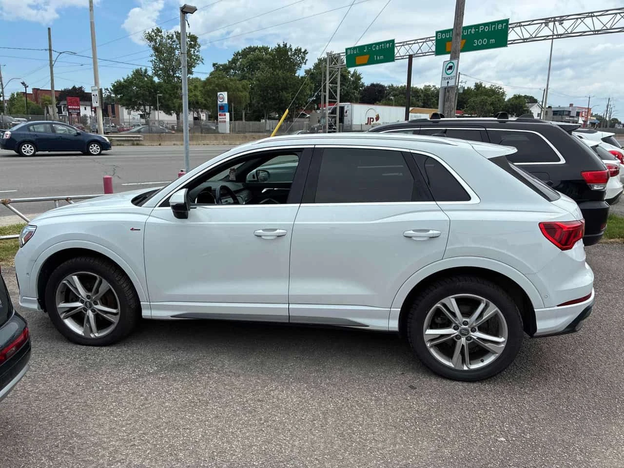 Audi Q3 * Technik * CARFAX * ОПЦИЯ ЗА ФИНАНСИРАНЕ, снимка 2 - Автомобили и джипове - 55335312