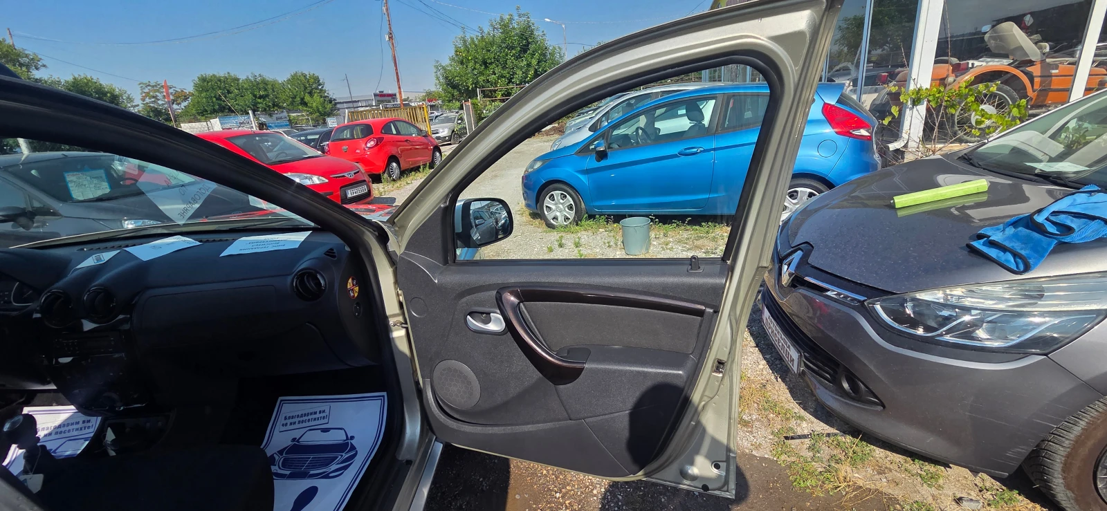 Dacia Duster 1.5 DCI 11 0ps, снимка 8 - Автомобили и джипове - 55522278