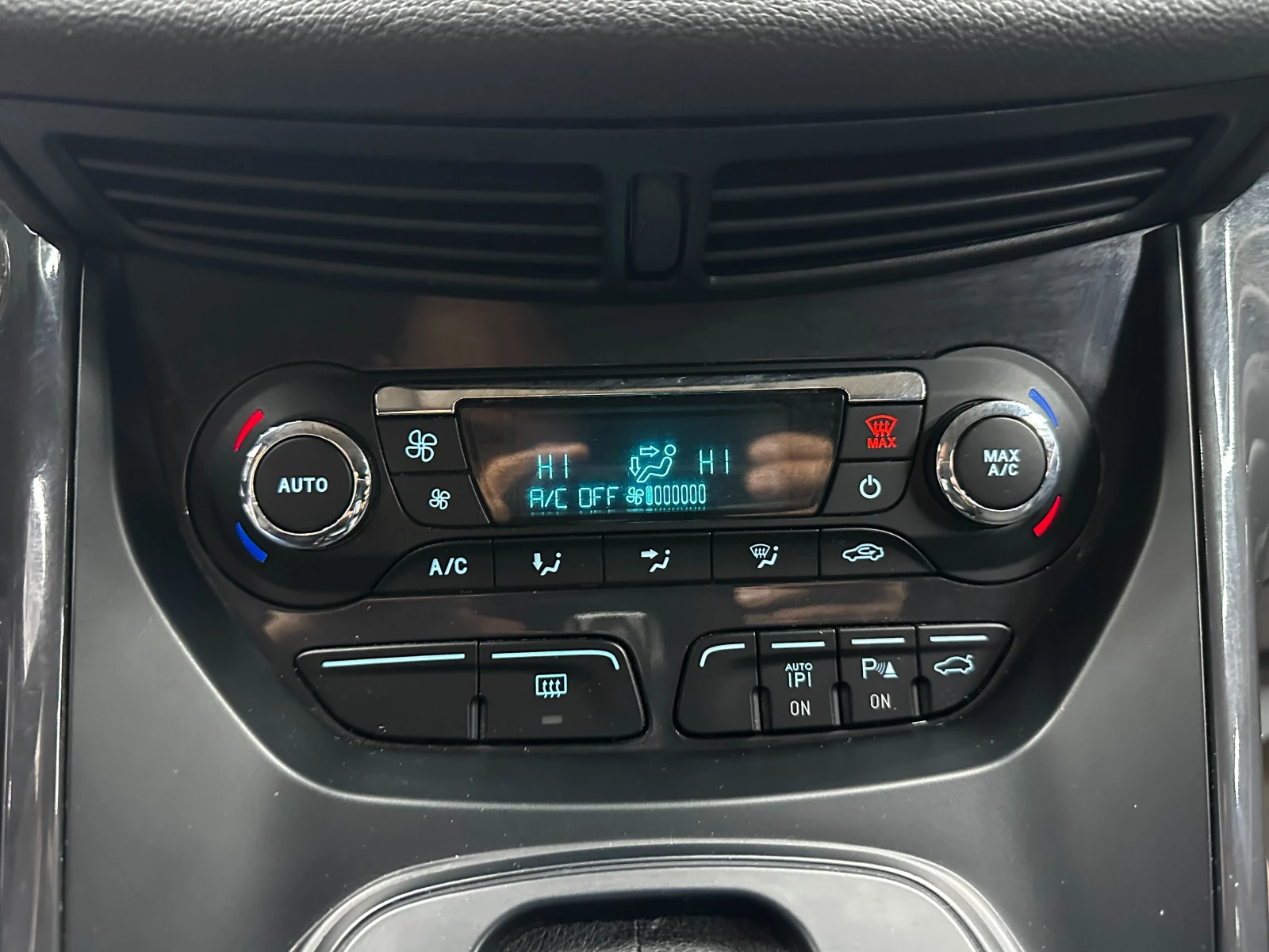 Ford Kuga 2.0d 140 к.с. , снимка 10 - Автомобили и джипове - 56656414