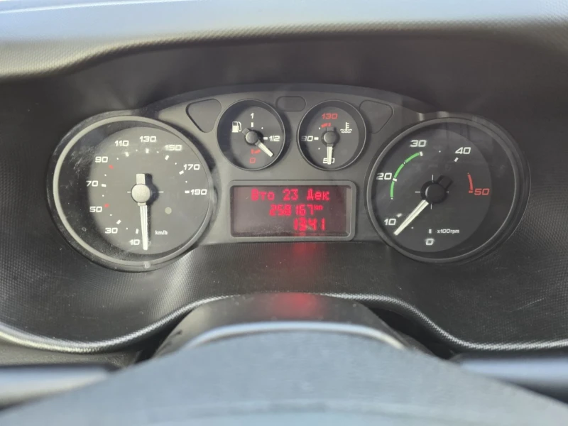 Iveco Daily 35-170, снимка 11 - Бусове и автобуси - 52884555