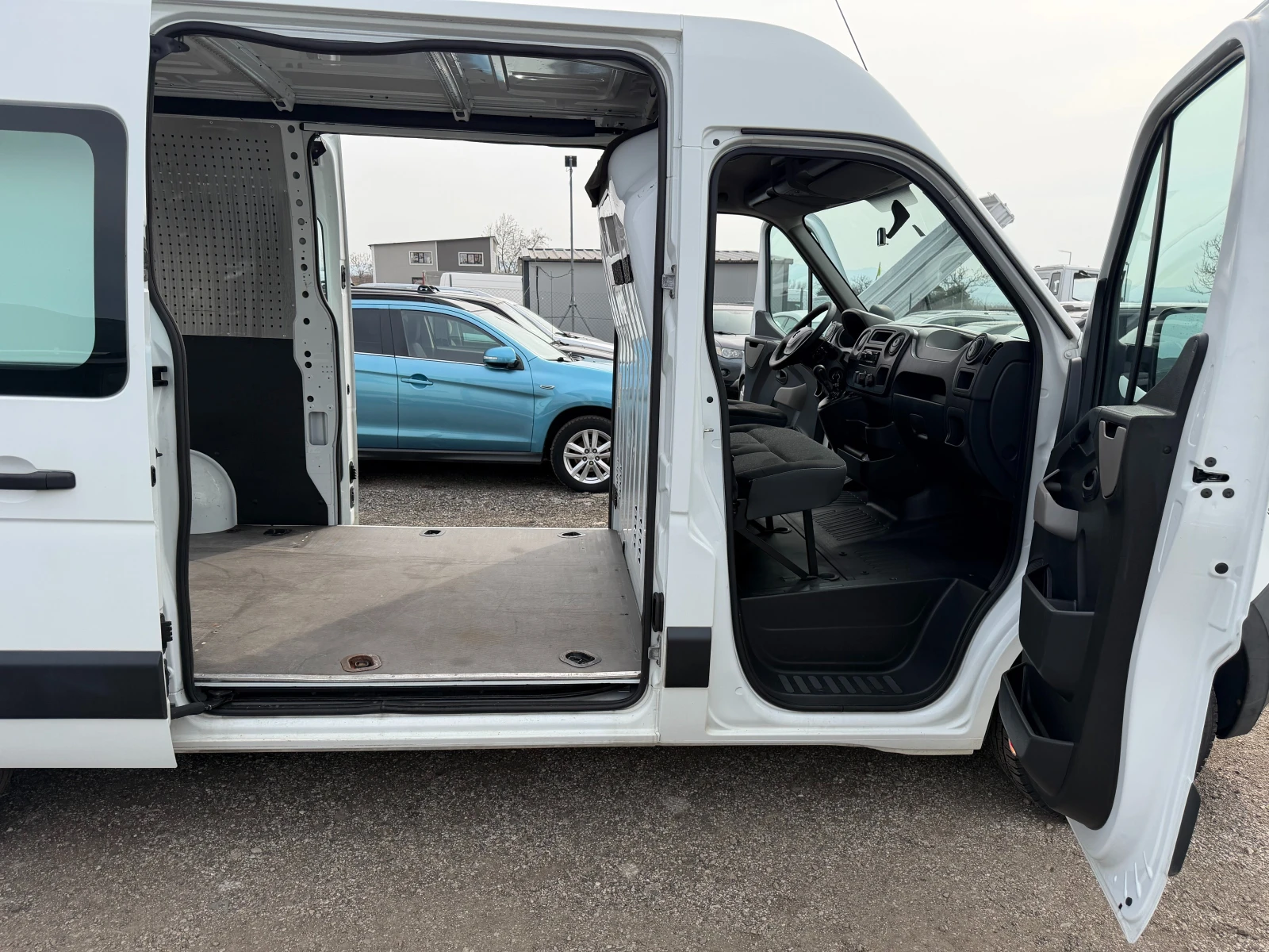 Opel Movano 191000 KM, снимка 13 - Бусове и автобуси - 53715131