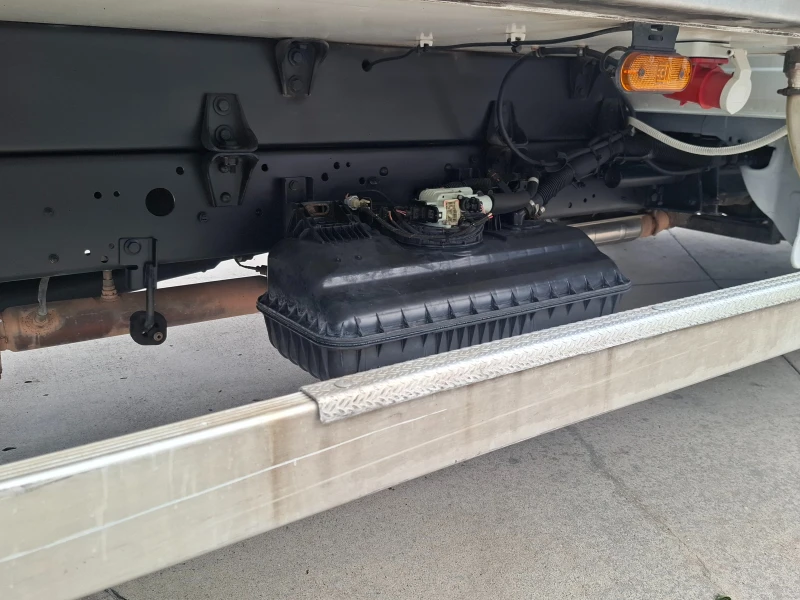 Iveco Daily Euro6B/220V/Климатик, снимка 12 - Камиони - 52133152