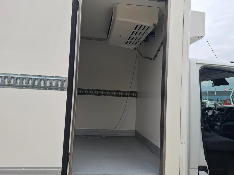 Iveco Daily Euro6B/220V/Климатик, снимка 9 - Камиони - 52133152