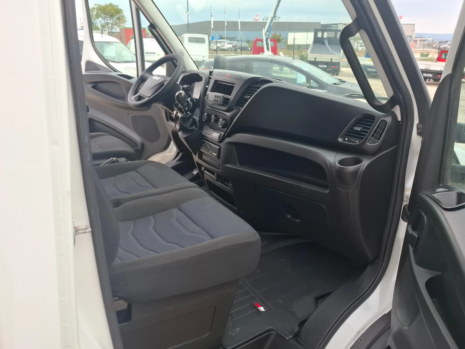 Iveco Daily Euro6B/220V/Климатик - изображение 8