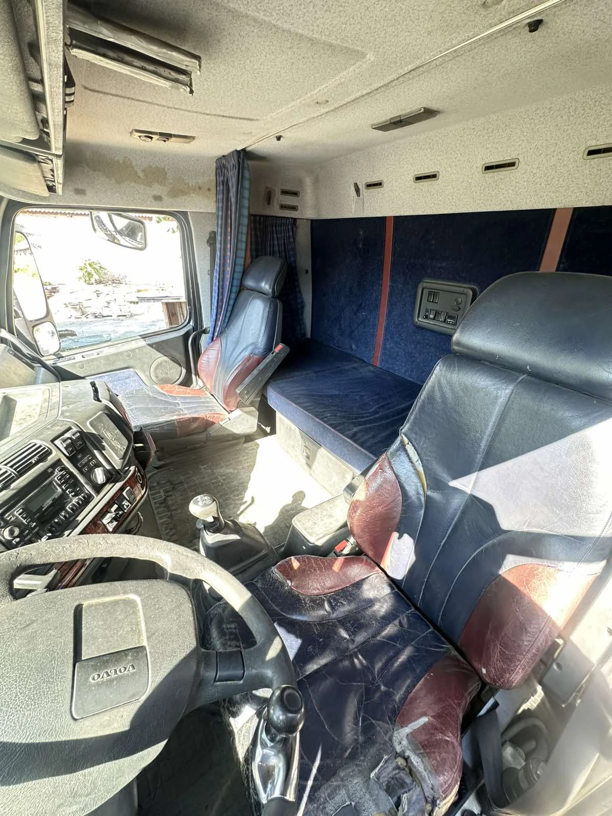 Volvo Fh 12 Mултилифт с кран, снимка 6 - Камиони - 55217154