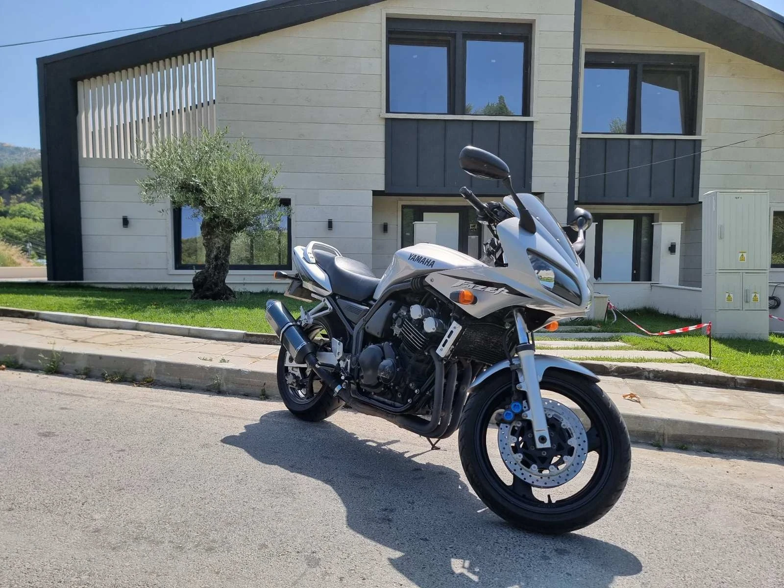 Yamaha FZ6