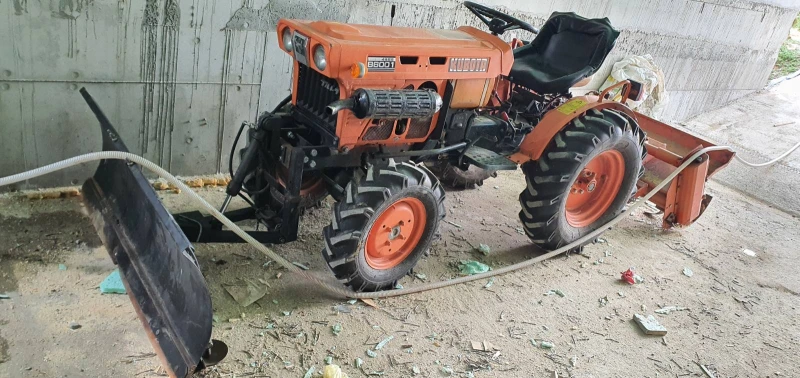 Трактор Kubota B6001