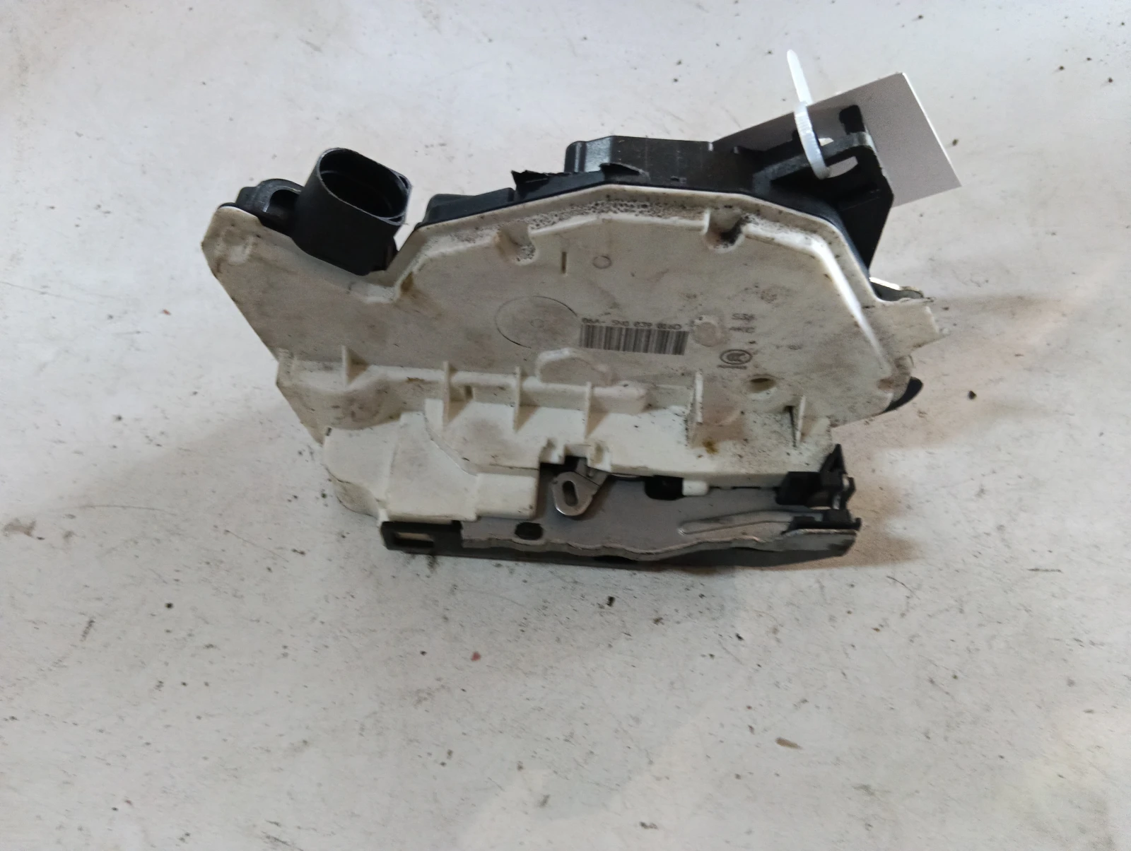 брава (задна дясна) 5N0839016D VW Tiguan