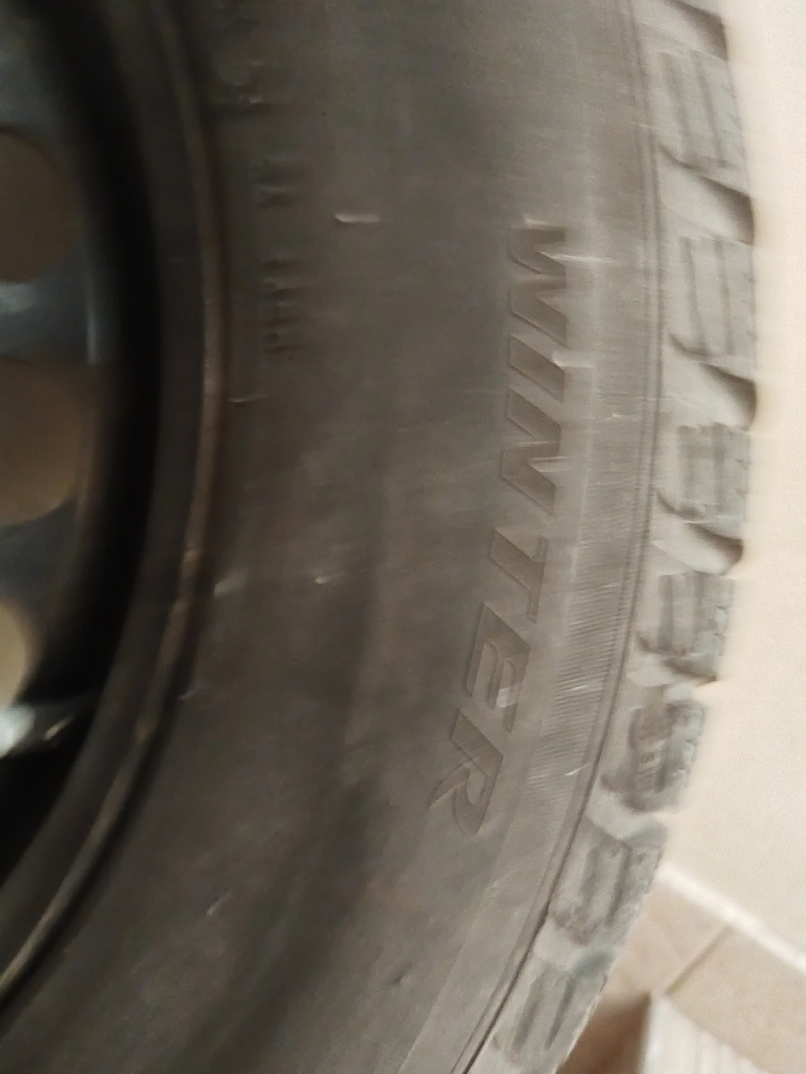 Гуми с джанти Pirelli 215/60R16, снимка 6 - Гуми и джанти - 54730430