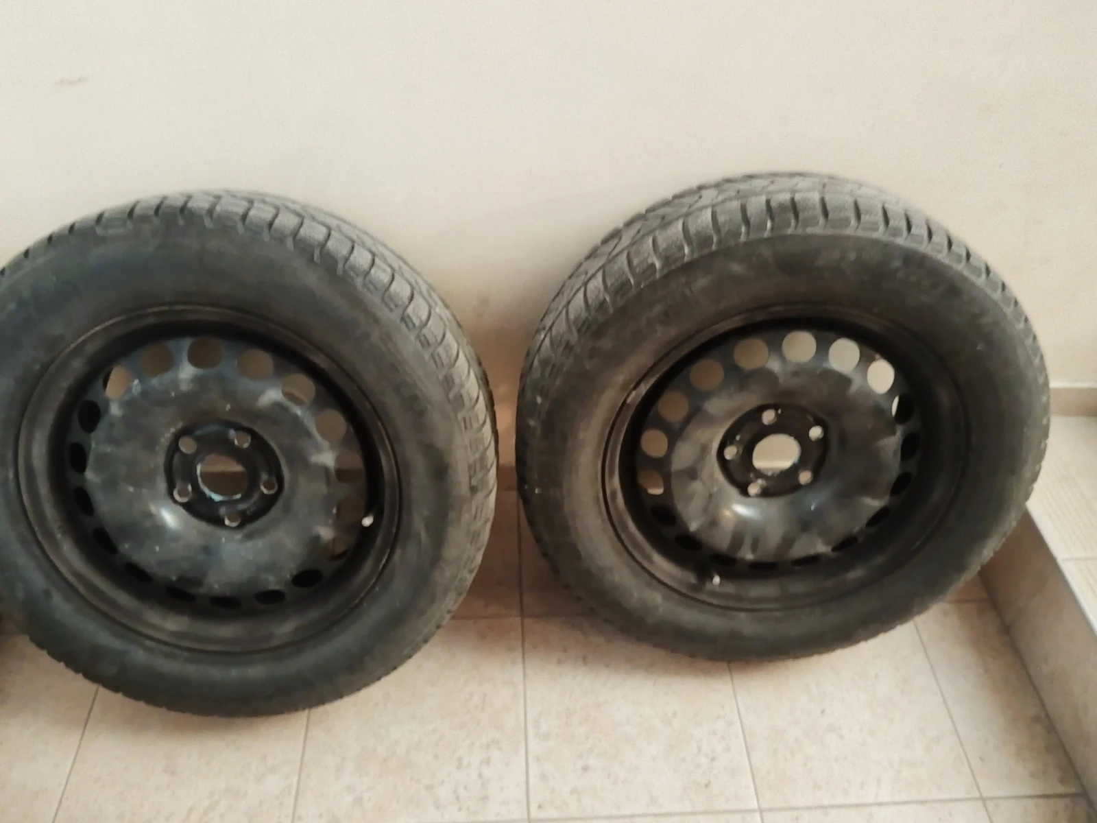 Гуми с джанти Pirelli 215/60R16, снимка 3 - Гуми и джанти - 54730430