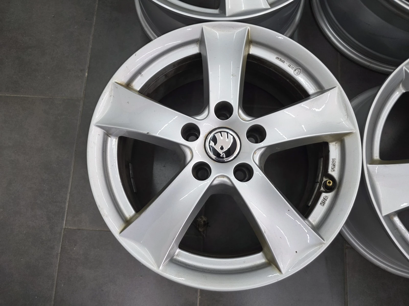 Джанти за Skoda, снимка 5 - Гуми и джанти - 56729949