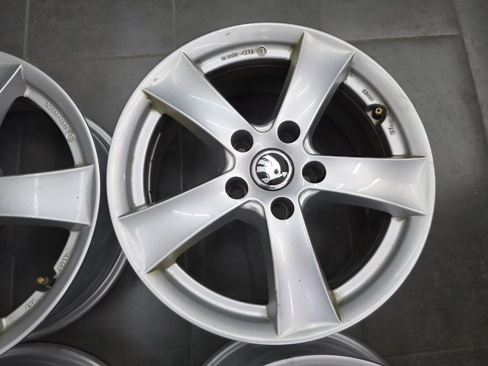 Джанти за Skoda, снимка 4 - Гуми и джанти - 56729949