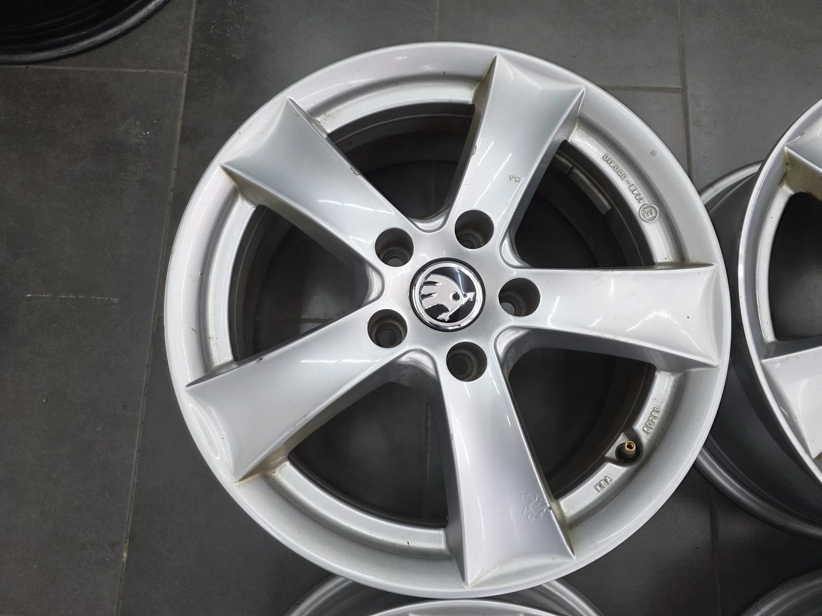 Джанти за Skoda, снимка 3 - Гуми и джанти - 56729949