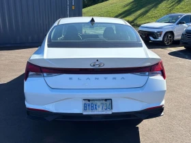 Hyundai Elantra Essential * * CARFAX * *   * *  | Mobile.bg    5