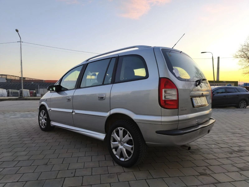 Opel Zafira, снимка 2 - Автомобили и джипове - 48654315