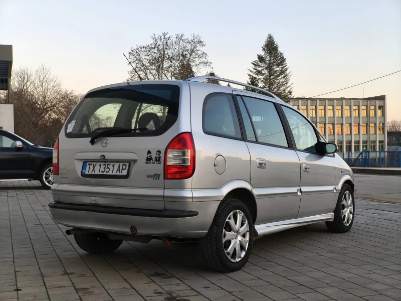 Opel Zafira, снимка 3 - Автомобили и джипове - 48654315