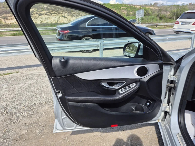 Mercedes-Benz C 220 9G///AMG Line///Panorama , снимка 9 - Автомобили и джипове - 50177564