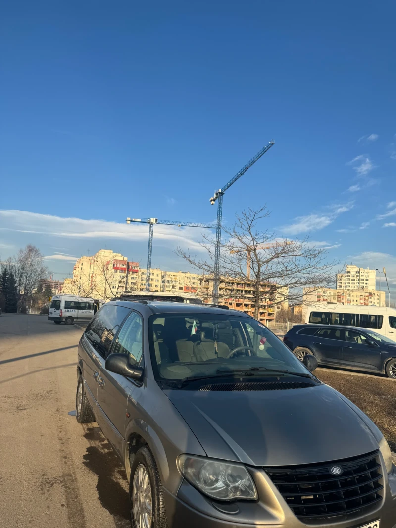Chrysler Gr.voyager 3, 3 Бензин, 4х4, 7места не влизат в пода - 12100 лв. - 77684689 1