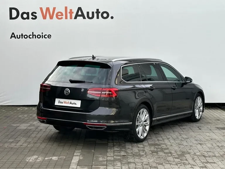 VW Passat Variant 2.0 TSI R-line 4MOTION - изображение 4
