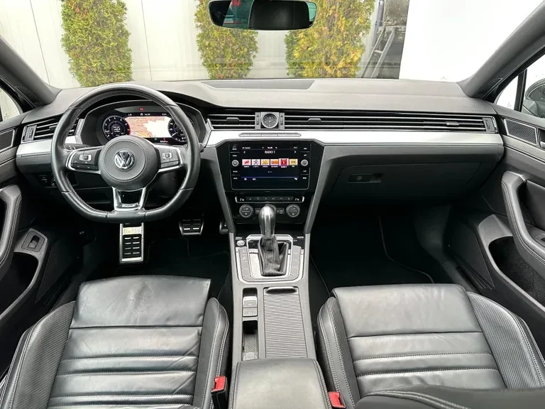 VW Passat Variant 2.0 TSI R-line 4MOTION - изображение 5