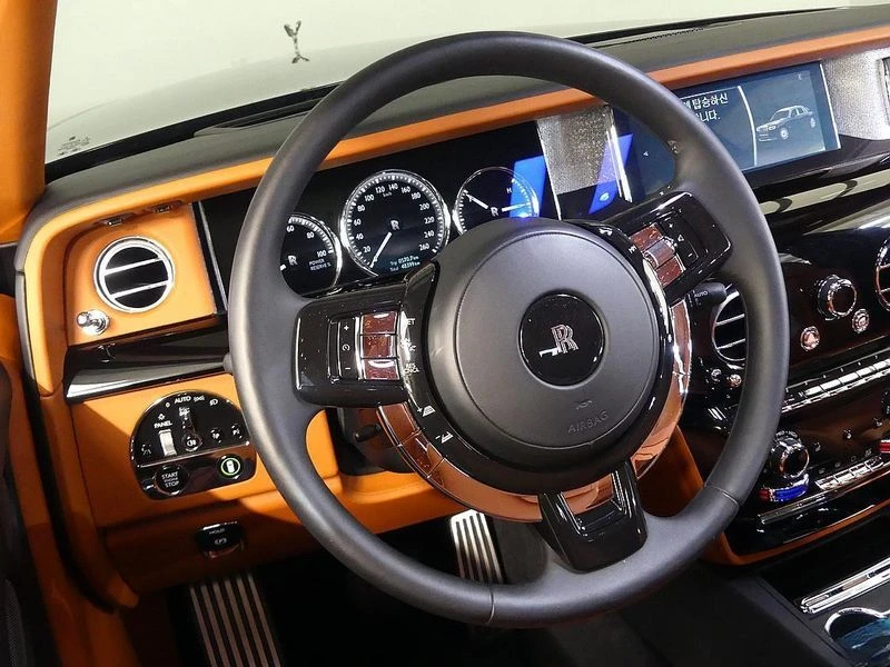 Rolls-Royce Phantom 6.7 Automatic КРАЙНА ЦЕНА: 303462 EUR, снимка 8 - Автомобили и джипове - 55966854