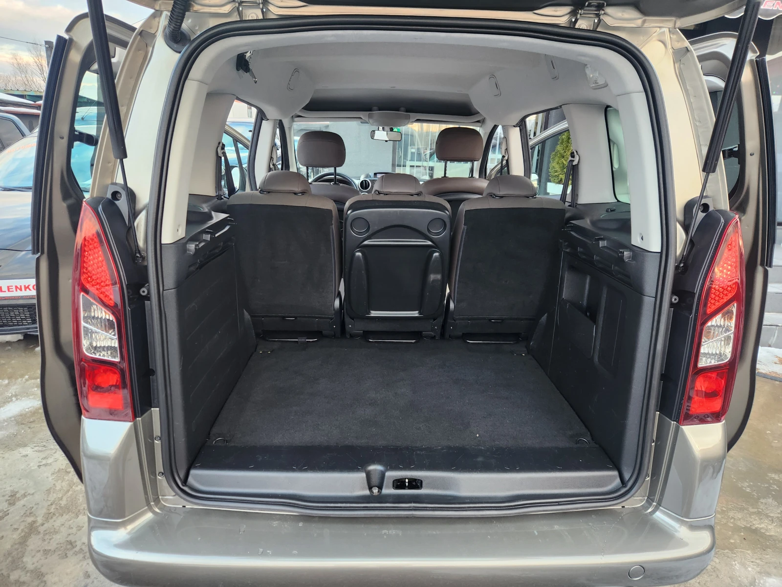 Citroen Berlingo FACELIFT 1.6I-120к.с-EURO 5b-ШВЕЙЦАРИЯ | Mobile.bg — изображение 11