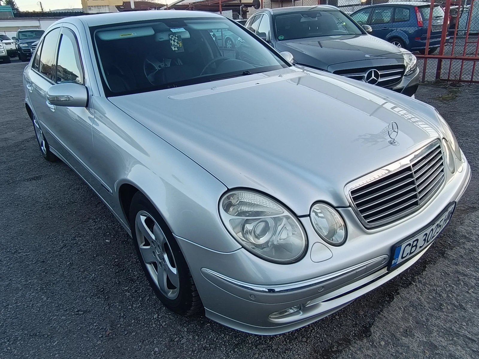 Mercedes-Benz E 240 ГАЗ-БЕНЗИН !!! ОБСЛУЖЕН !!! Всичко платено !!! | Mobile.bg — изображение 16