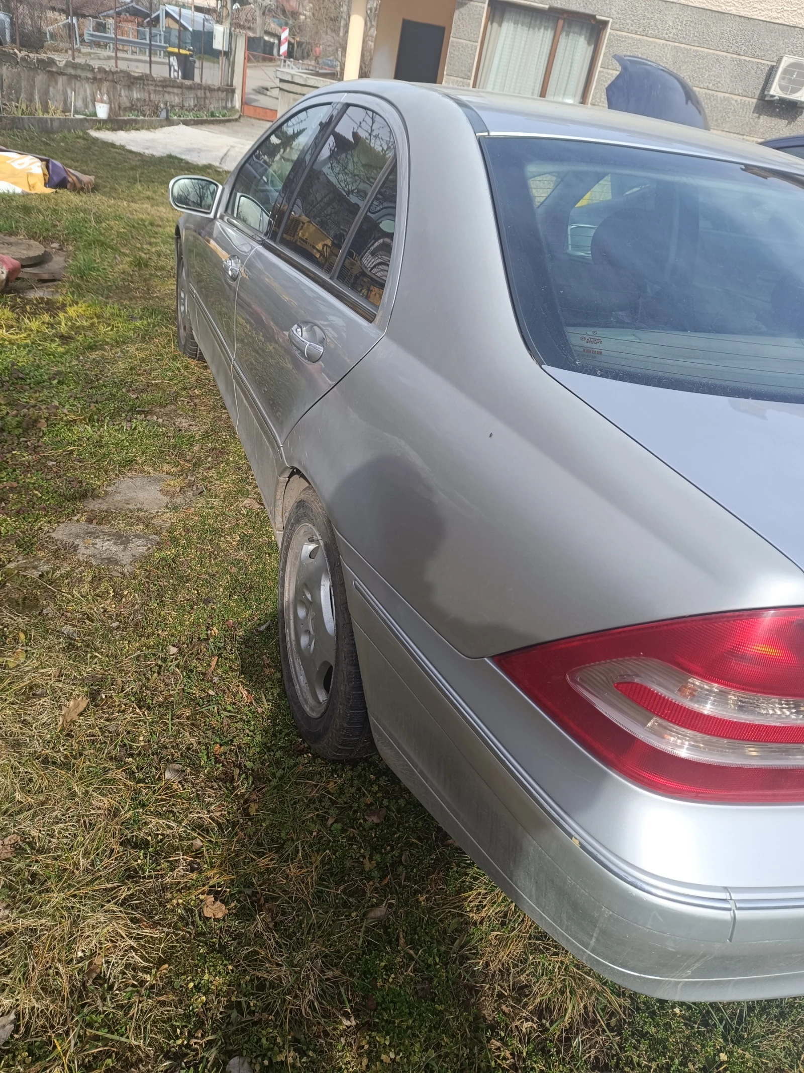 Mercedes-Benz C 180  - изображение 3