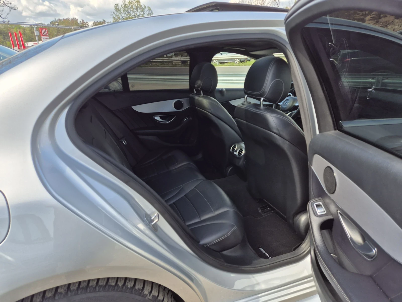 Mercedes-Benz C 220 9G///AMG Line///Panorama  - изображение 8