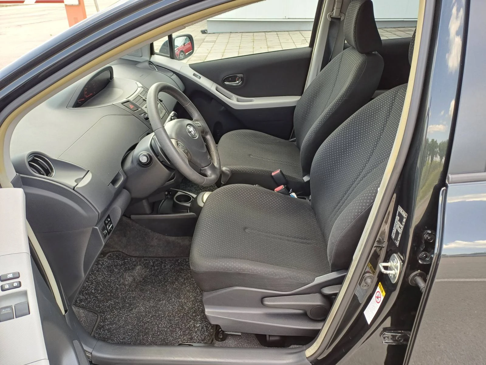 Toyota Yaris 1.33 Benzin Automatic  - изображение 7