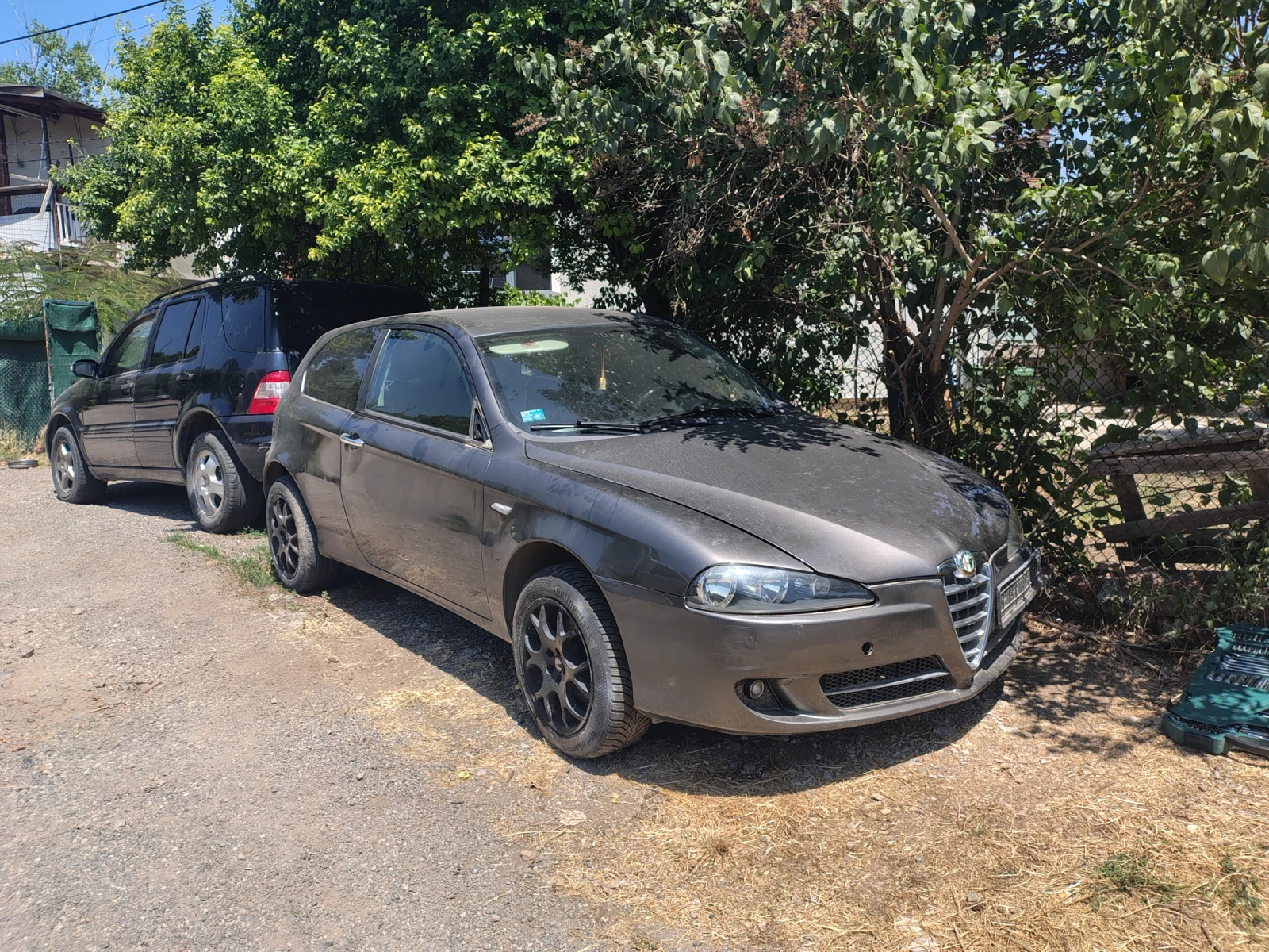 Alfa Romeo 147 1.9JTD (ВСИЧКО НАЛИЧНО)(ПРОДАВА СЕ ЦЯЛА) - изображение 2