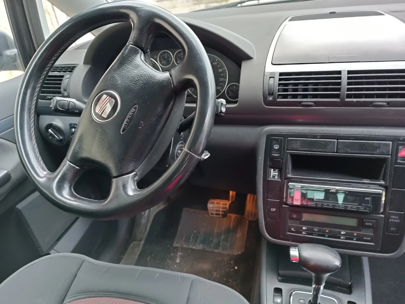 Seat Alhambra  - изображение 3