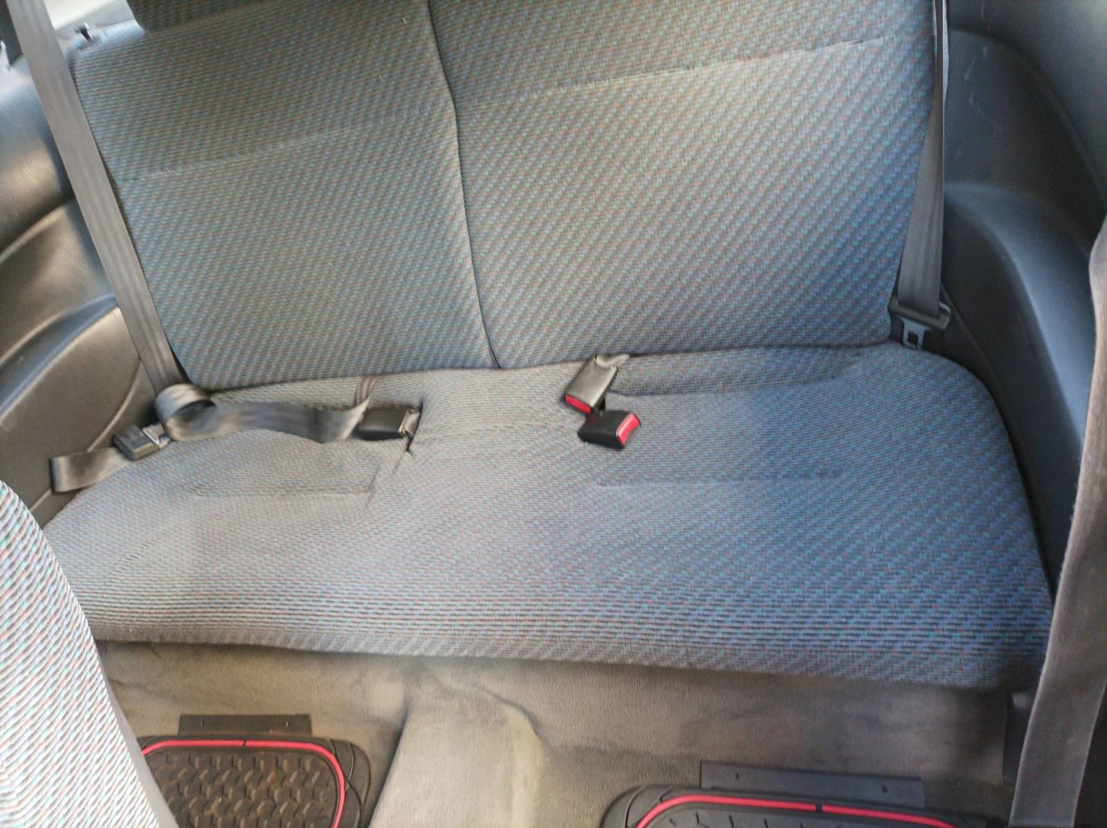 Honda Civic 1.4Is - Газ - Климатик - 2 комплекта гуми и джанти, снимка 8 - Автомобили и джипове - 53768775