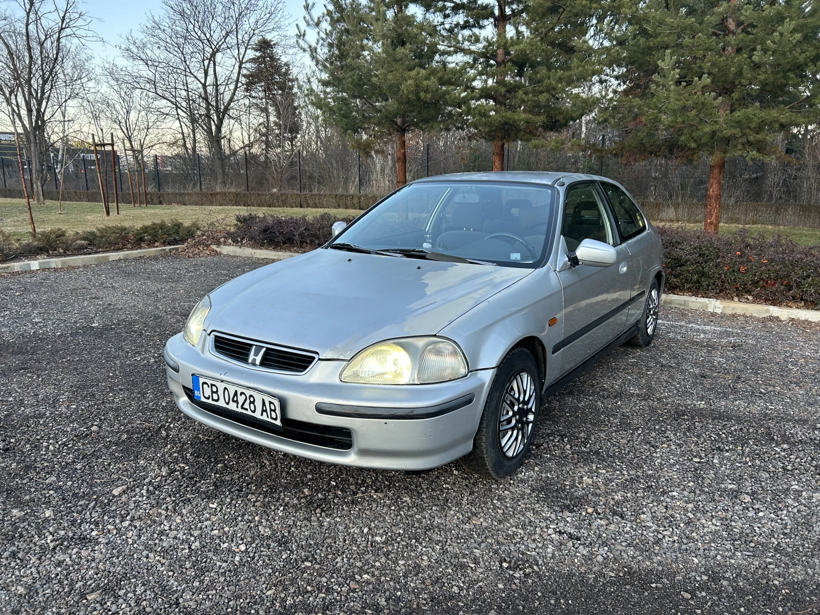 Honda Civic 1.4Is - Газ - Климатик - 2 комплекта гуми и джанти, снимка 4 - Автомобили и джипове - 53768775