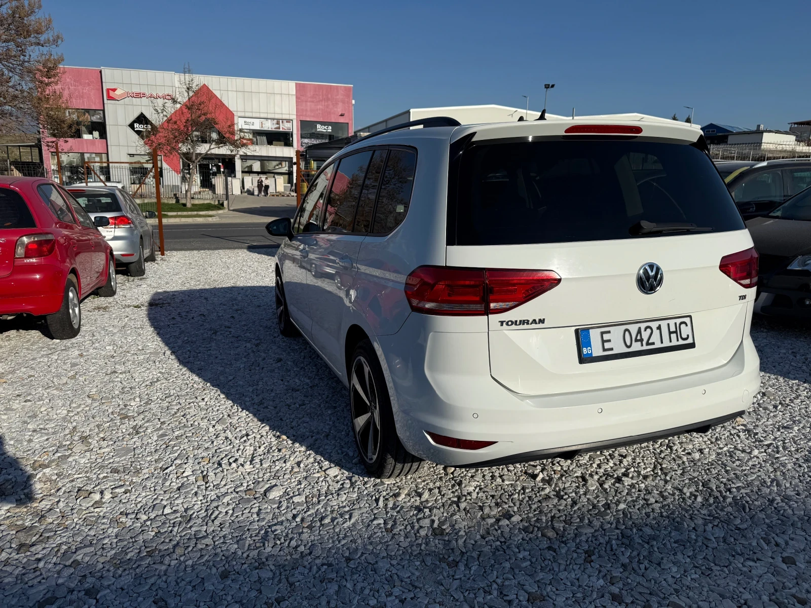 VW Touran 1.6tdi 116кс 7DSG обслижена регистрирана, снимка 7 - Автомобили и джипове - 53828290