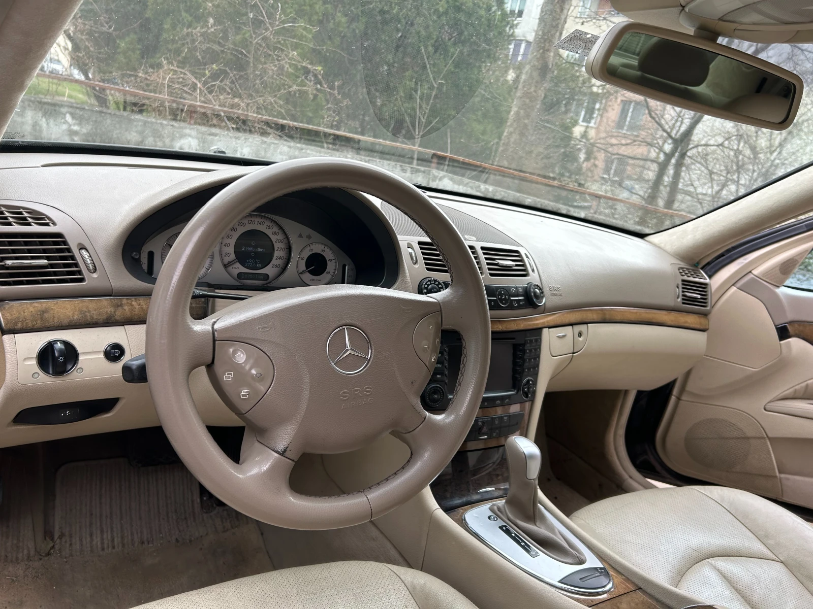 Mercedes-Benz E 320, снимка 11 - Автомобили и джипове - 53960060