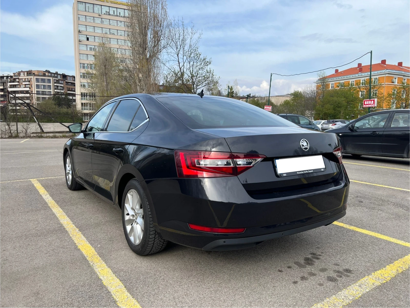 Skoda Superb 2.0 TDI DSG, снимка 7 - Автомобили и джипове - 54220029