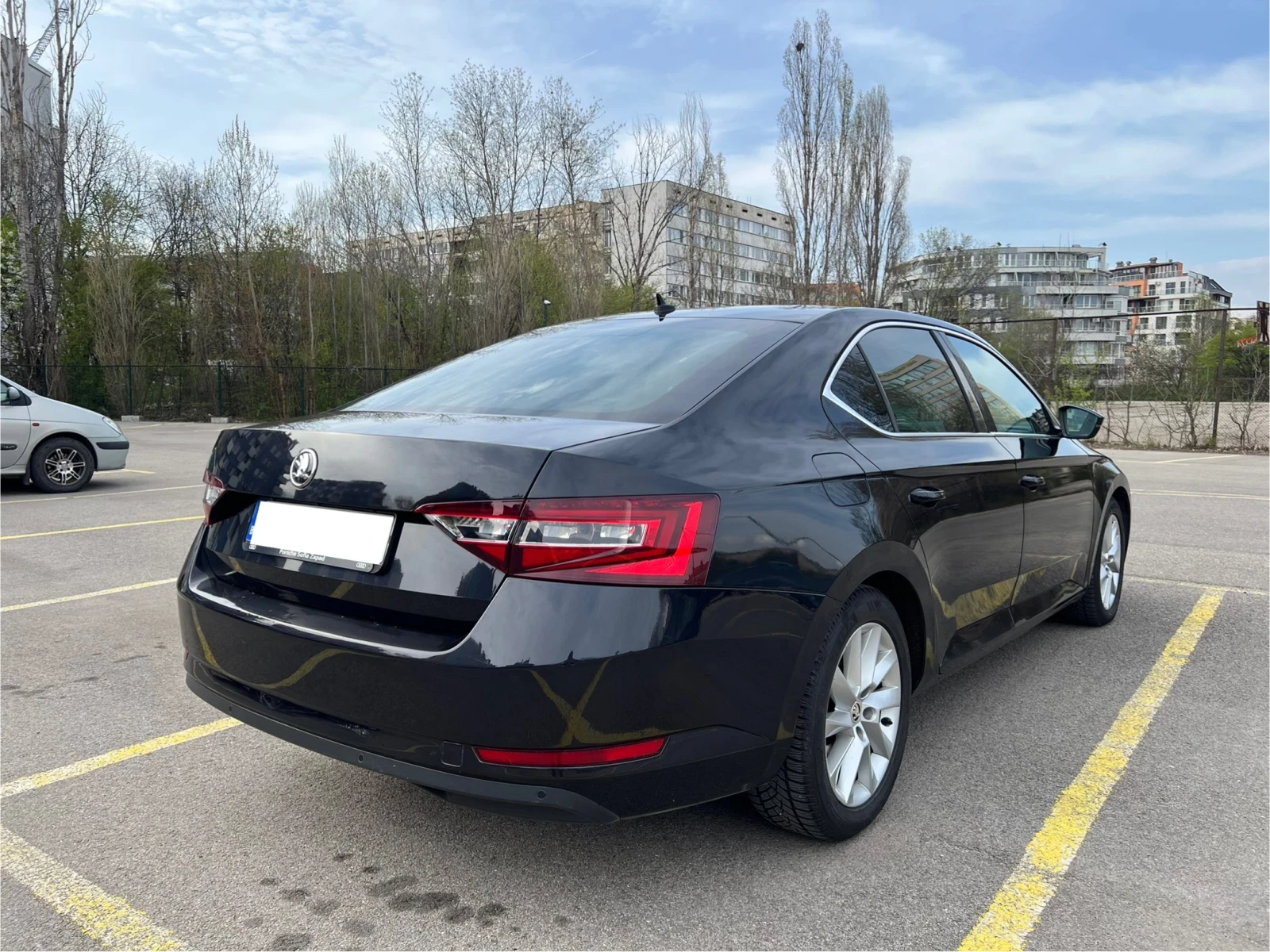 Skoda Superb 2.0 TDI DSG, снимка 5 - Автомобили и джипове - 54220029