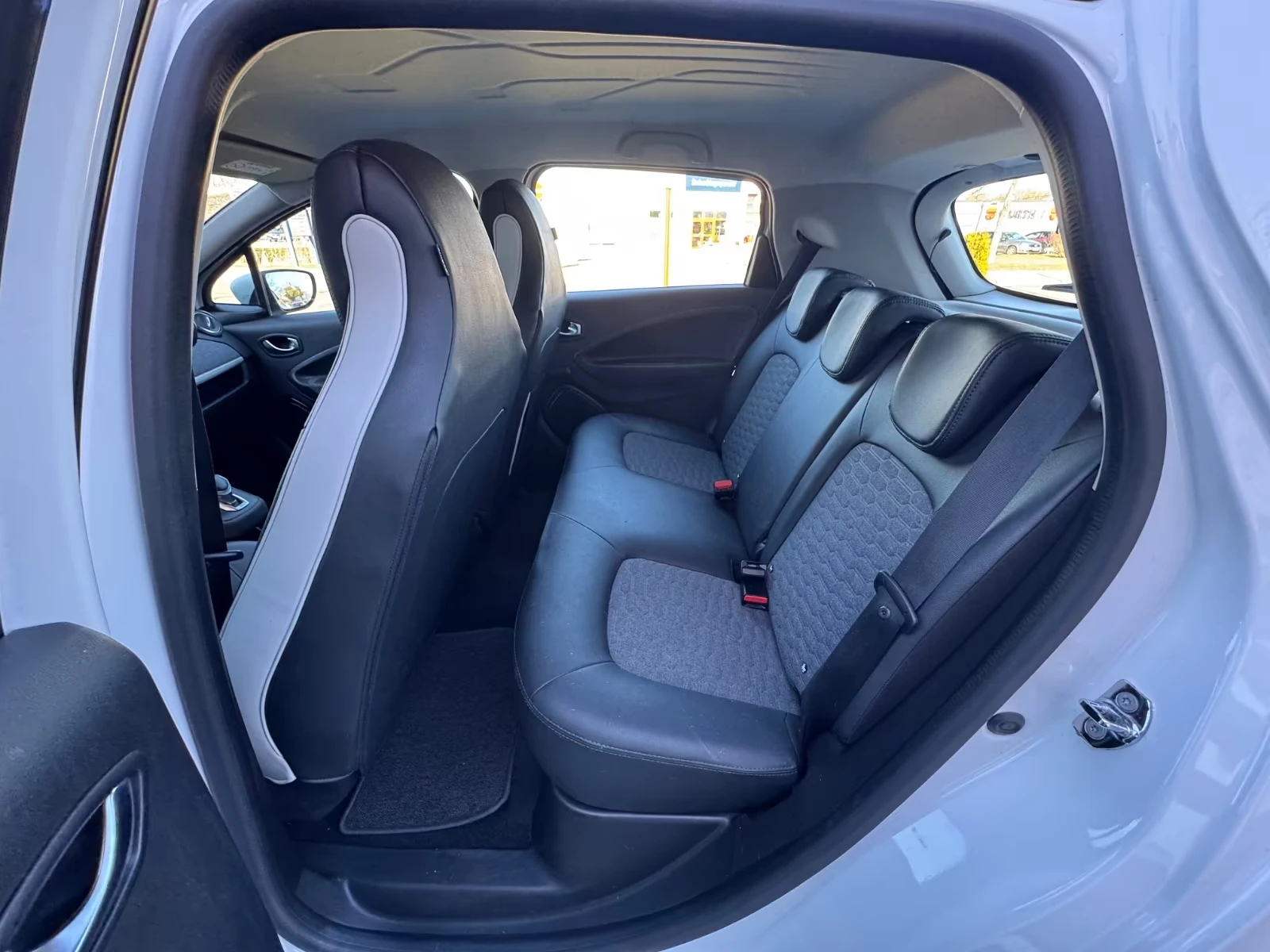 Renault Zoe Experience/108HP/CAM/ПОДГРЕВ/390KM-RANGE, снимка 13 - Автомобили и джипове - 54270974