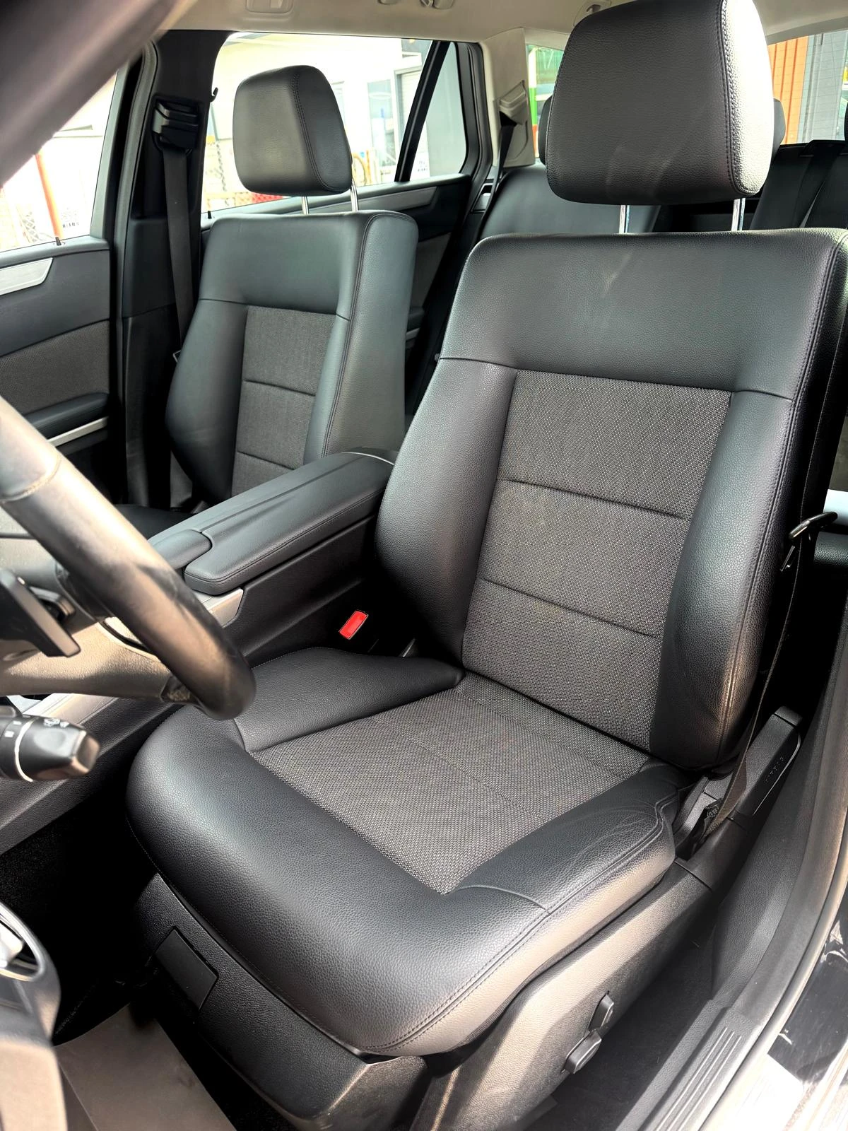 Mercedes-Benz E 250 ::4MATIC::Avantgarde::2 собственик, снимка 12 - Автомобили и джипове - 54388361