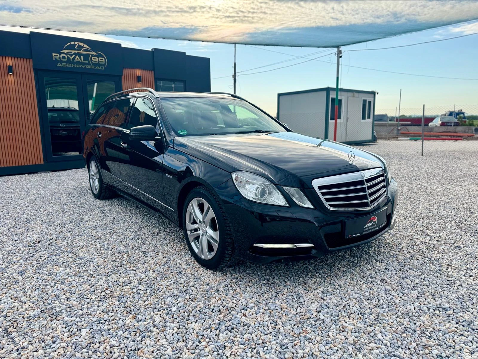 Mercedes-Benz E 250 ::4MATIC::Avantgarde::2 собственик, снимка 3 - Автомобили и джипове - 54388361