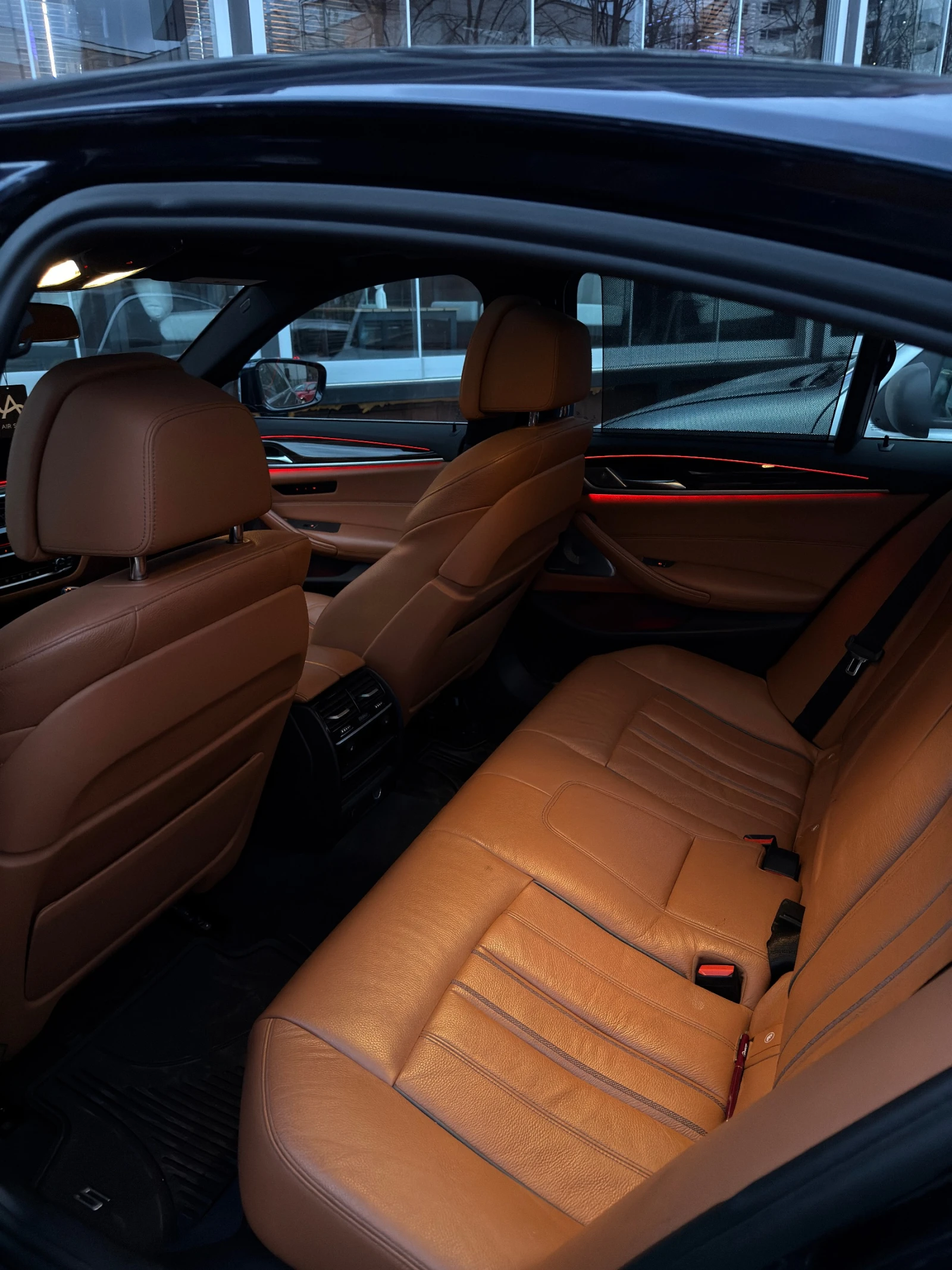 BMW 540 xi LCI Pack, снимка 9 - Автомобили и джипове - 54837585