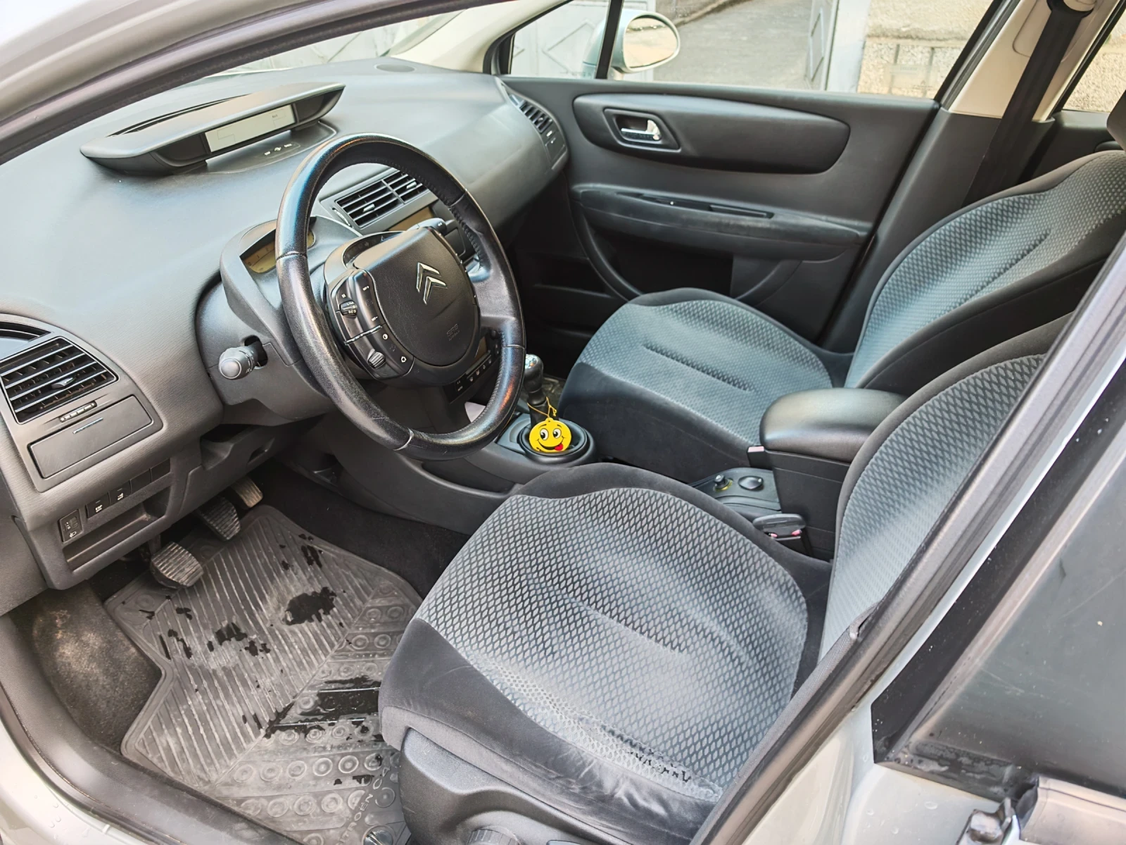Citroen C4 1.6HDi. 16V, снимка 11 - Автомобили и джипове - 55063670