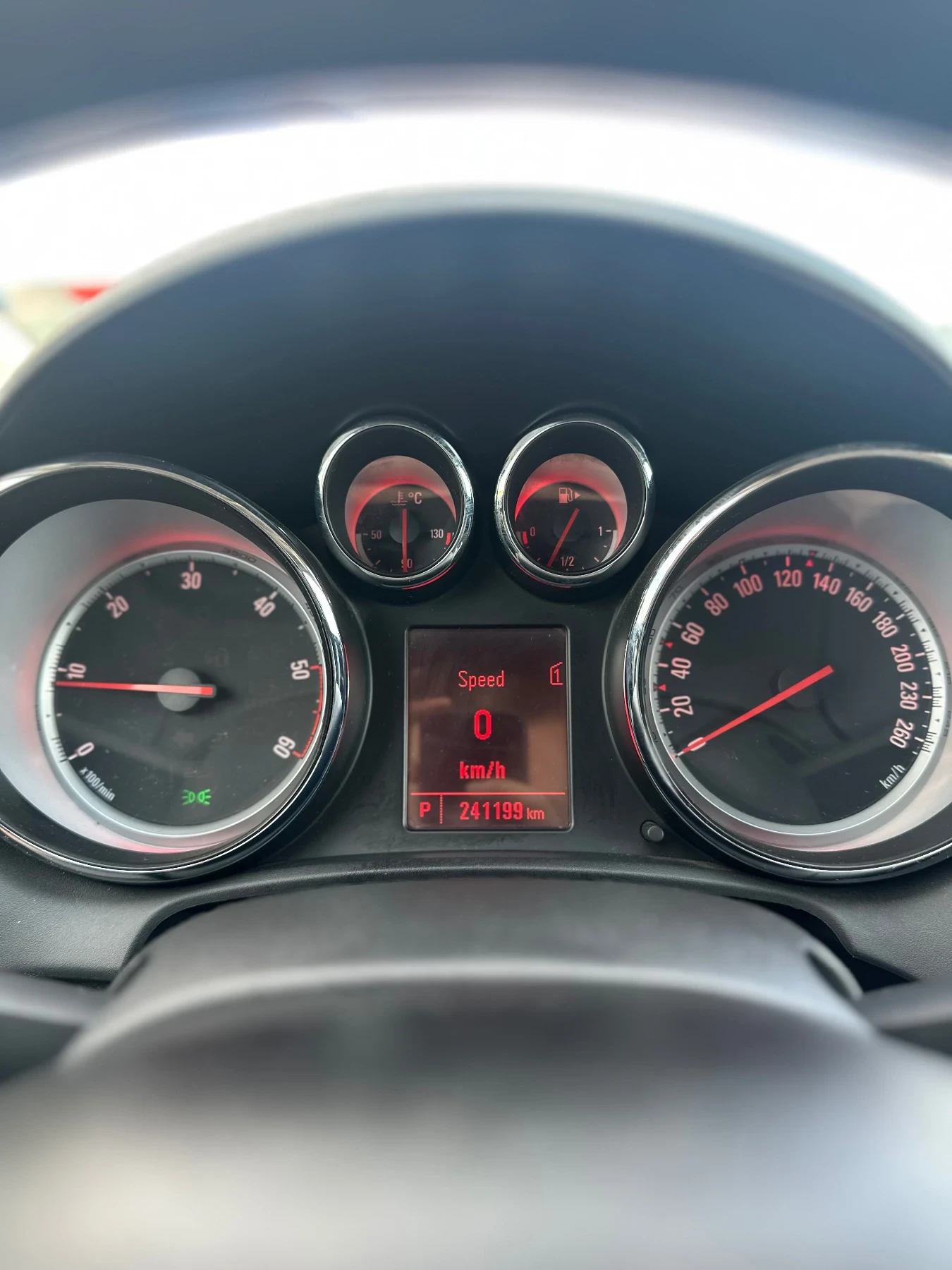 Opel Astra 2.0 CDTI, снимка 10 - Автомобили и джипове - 55155945