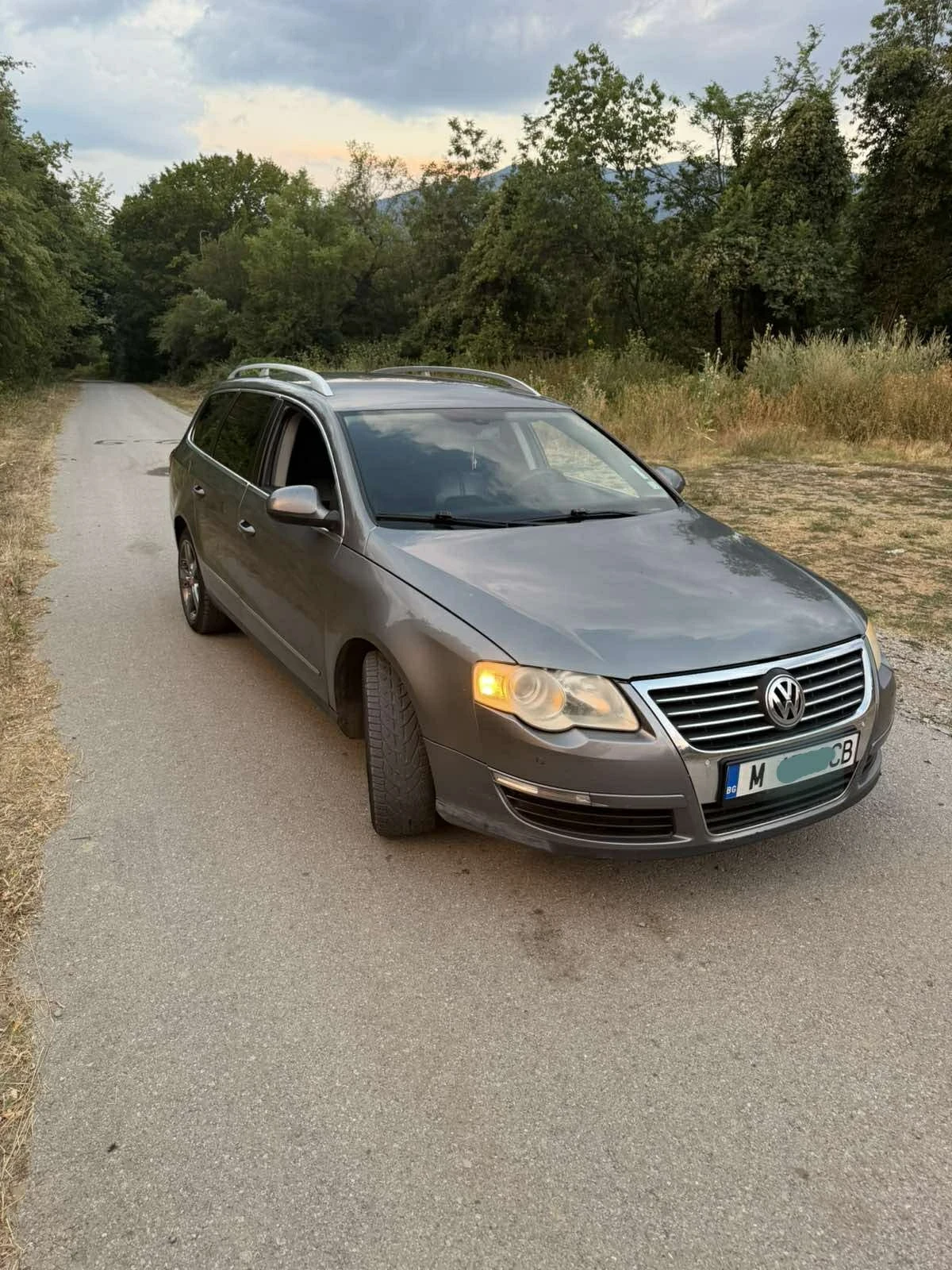 VW Passat 2.0 TDI, снимка 4 - Автомобили и джипове - 55620864