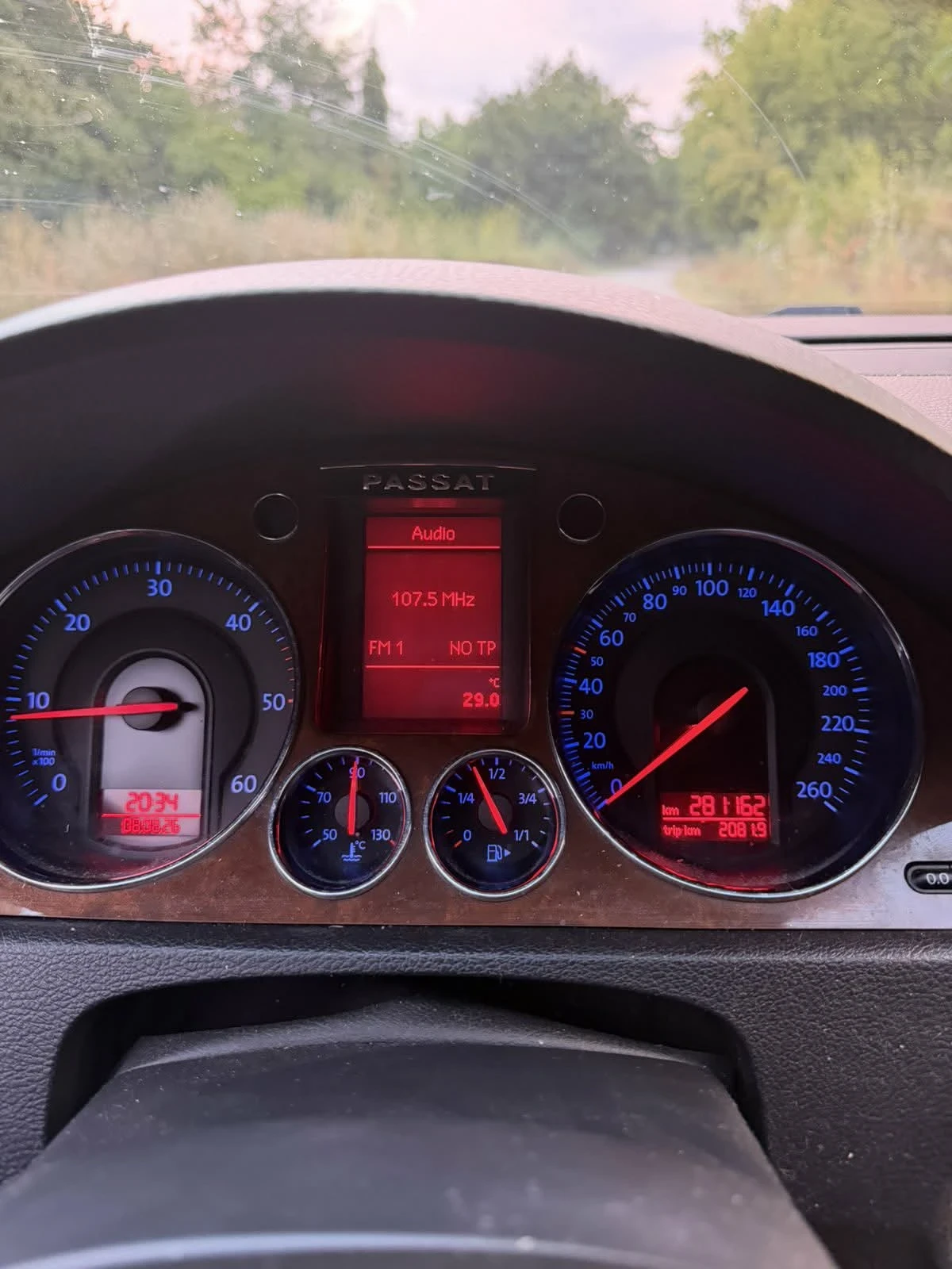 VW Passat 2.0 TDI, снимка 12 - Автомобили и джипове - 55620864