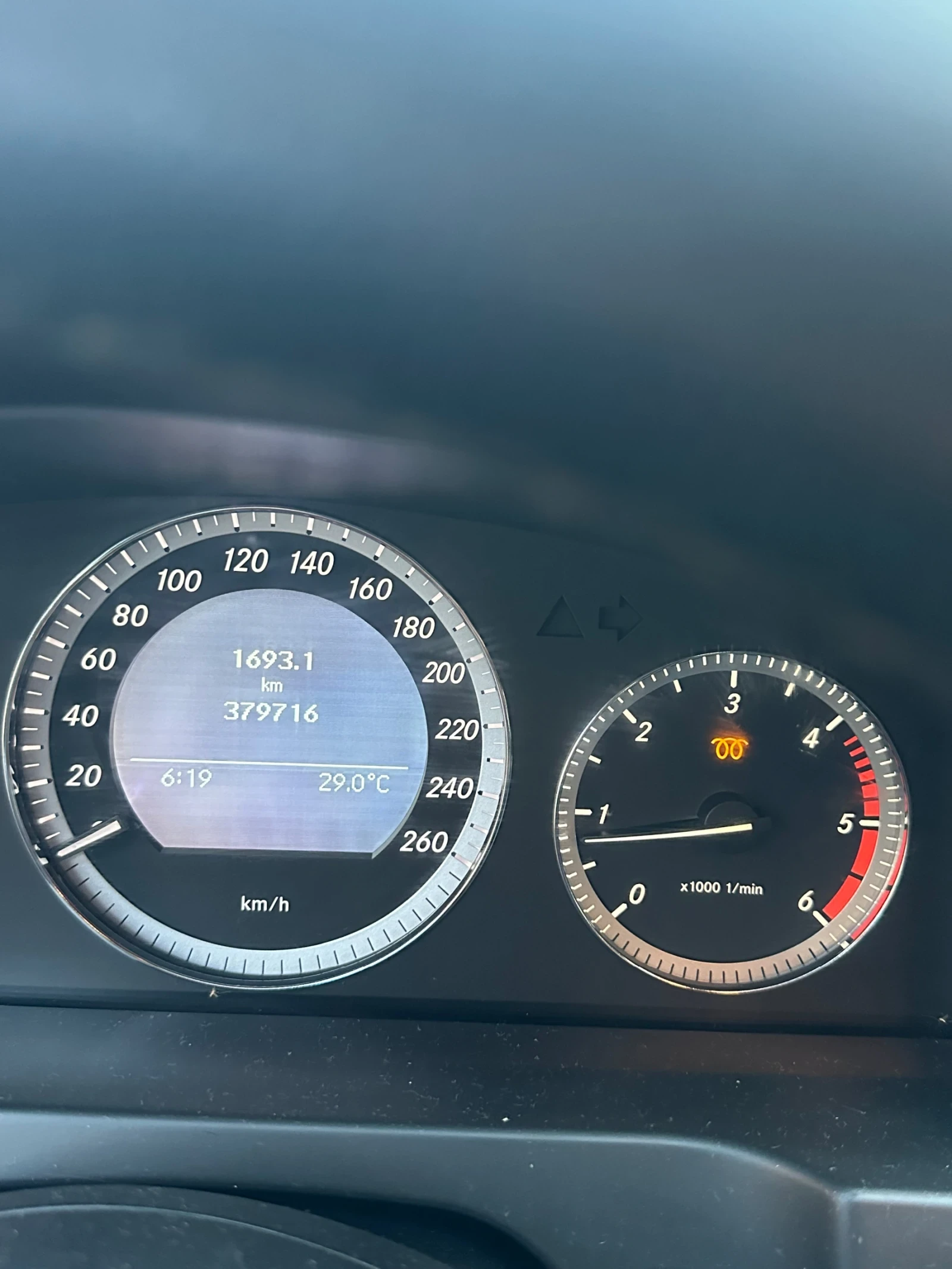 Mercedes-Benz C 200, снимка 12 - Автомобили и джипове - 55674474