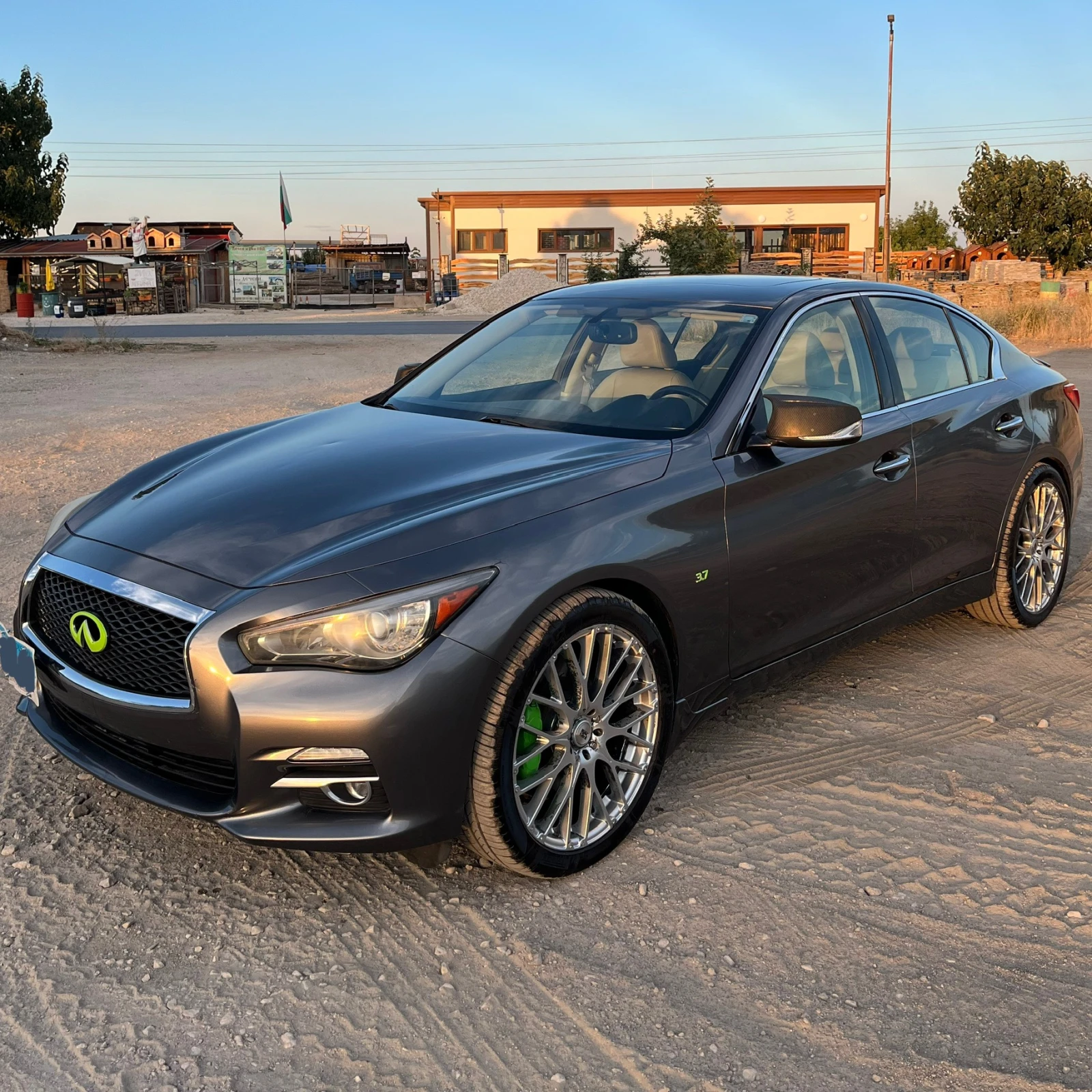 Infiniti Q50 AWD 3.7 S